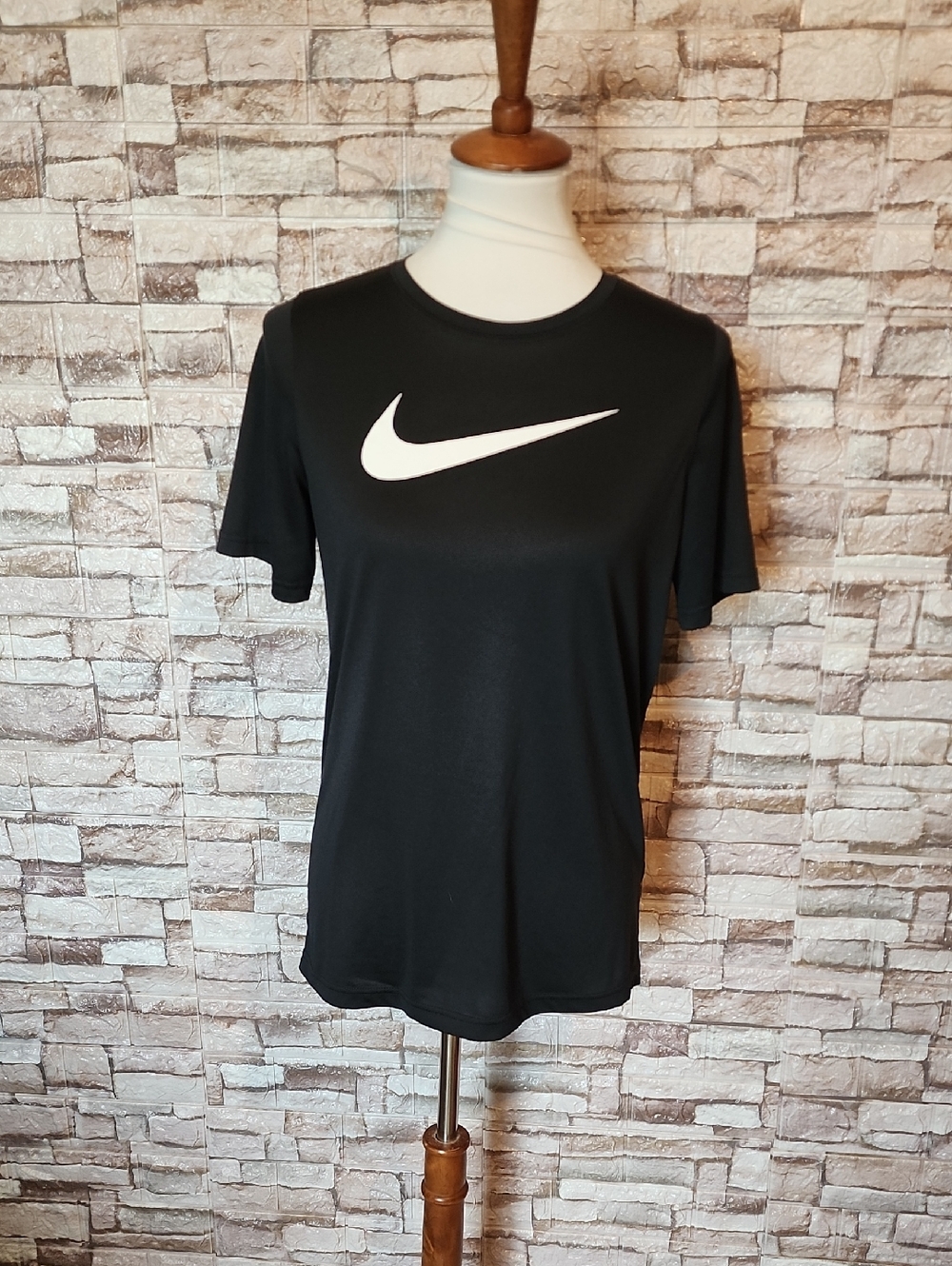 Nike Dri Fit Tee Black & White Logo Sporty T-shirt